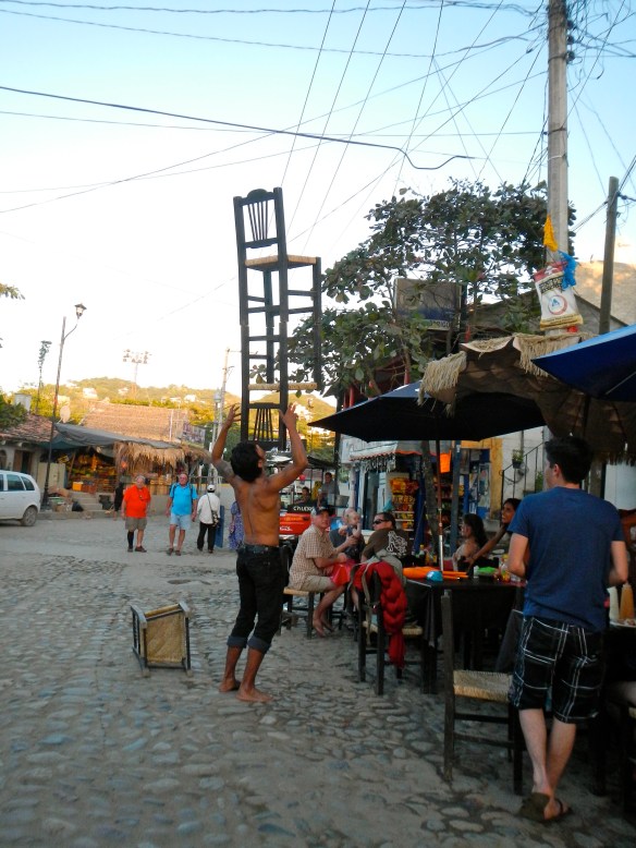 street performer in Sayulita