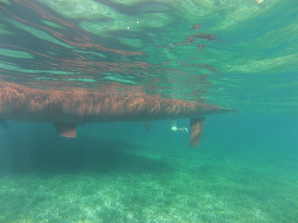 Yes that is the bottom of Neko and yes that is the bottom of the sea.